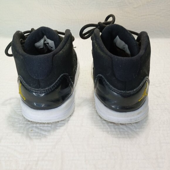 Air Jordan 11 Retro Low Toddler Size 7C Black & Yellow - Picture 6 of 10